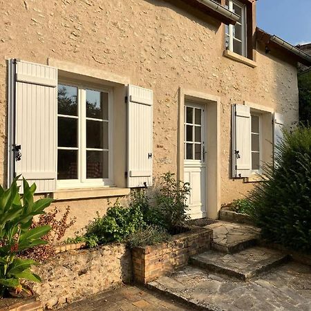La Petite Maison De La Vallee Bazainville Exterior photo