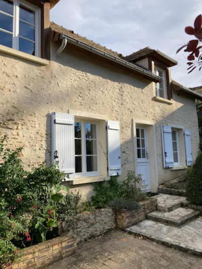 La Petite Maison De La Vallee Bazainville Exterior photo